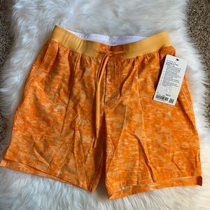 Lululemon License to Train Linerless Short 7" S Small Ember Radiate Mango EMRM